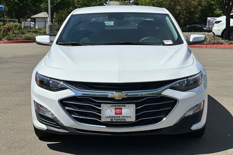 Chevrolet Malibu Vehicle Full-screen Gallery Image 09