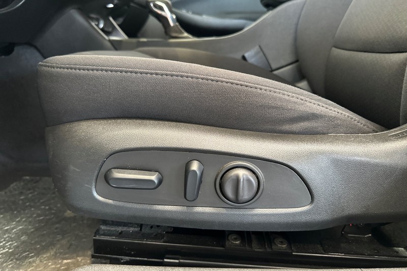 Chevrolet Malibu Vehicle Full-screen Gallery Image 13