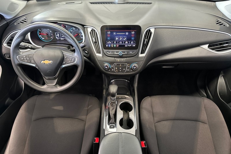 Chevrolet Malibu Vehicle Full-screen Gallery Image 15