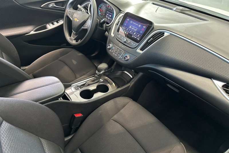 Chevrolet Malibu Vehicle Full-screen Gallery Image 18