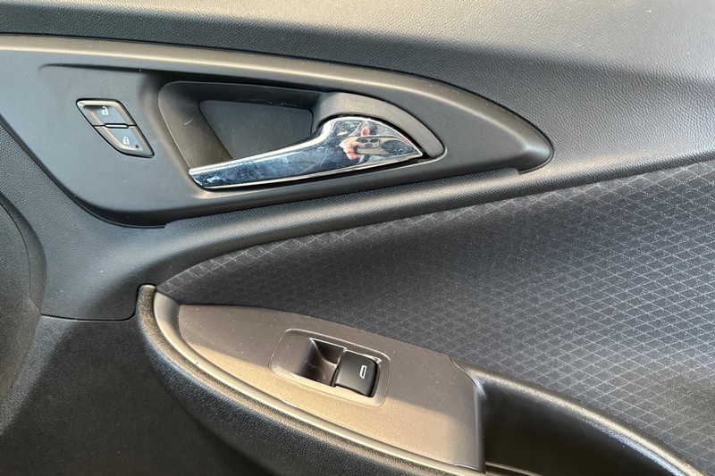 Chevrolet Malibu Vehicle Full-screen Gallery Image 20