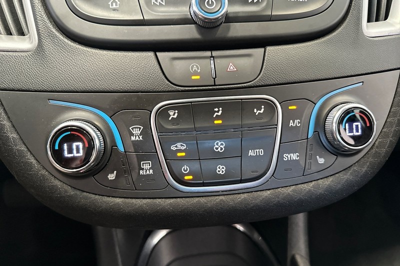 Chevrolet Malibu Vehicle Full-screen Gallery Image 27