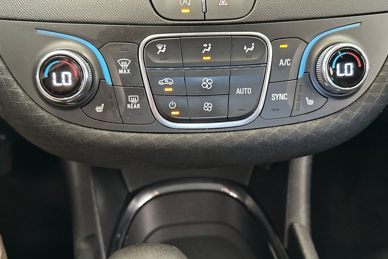 Chevrolet Malibu Vehicle Full-screen Gallery Image 30