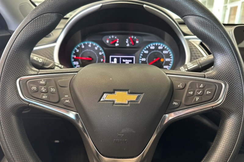 Chevrolet Malibu Vehicle Full-screen Gallery Image 34