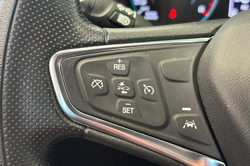 Chevrolet Malibu Vehicle Full-screen Gallery Image 35