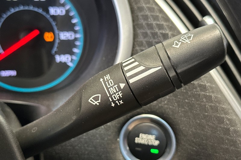 Chevrolet Malibu Vehicle Full-screen Gallery Image 38