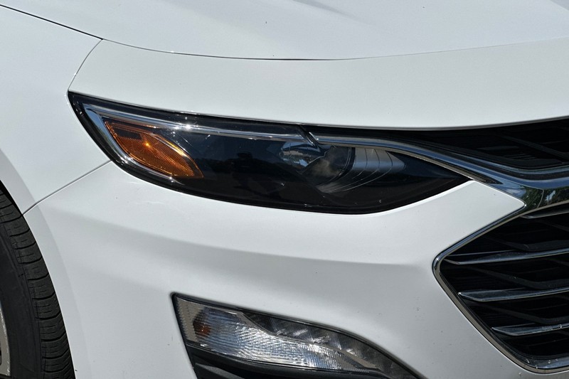 Chevrolet Malibu Vehicle Full-screen Gallery Image 45