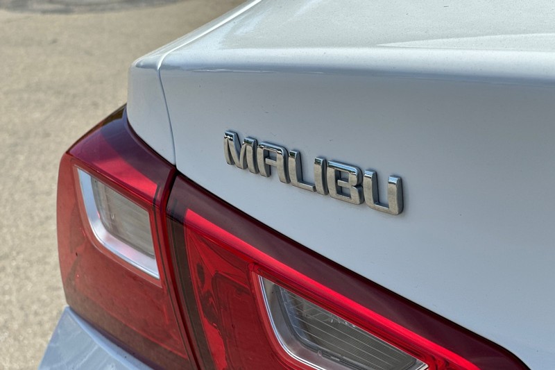 Chevrolet Malibu Vehicle Full-screen Gallery Image 50