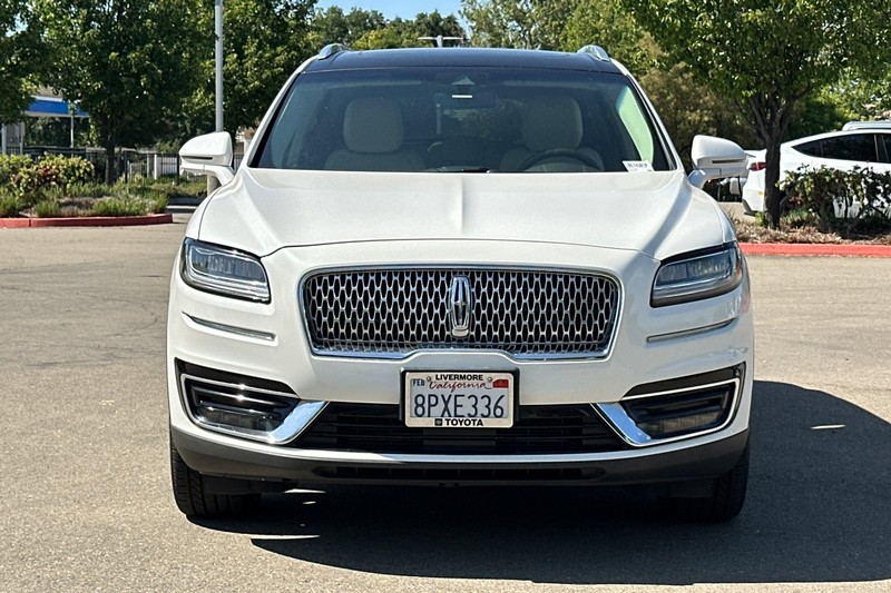 Lincoln Nautilus Vehicle Full-screen Gallery Image 09