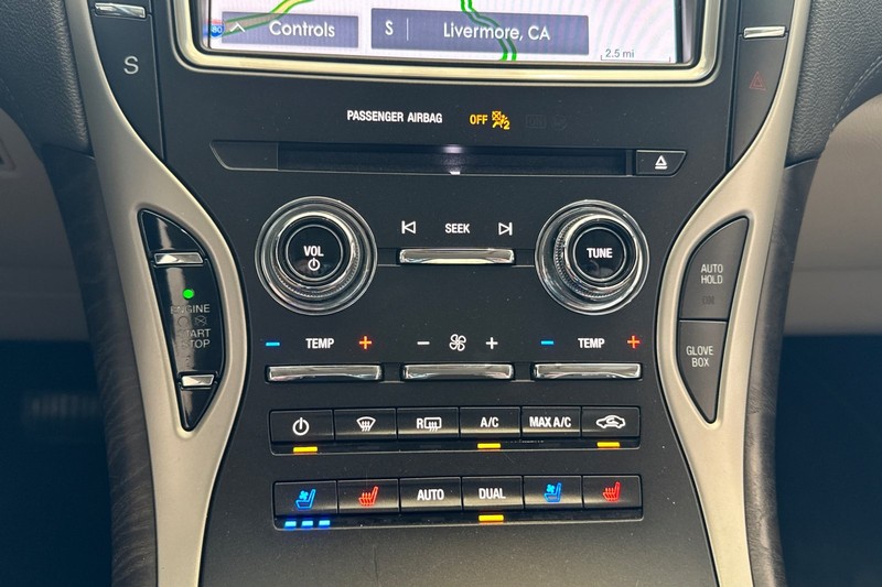Lincoln Nautilus Vehicle Full-screen Gallery Image 28