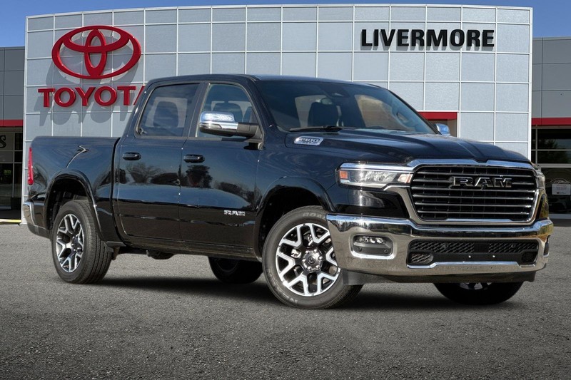 Ram 1500 Vehicle Full-screen Gallery Image 02