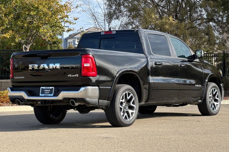 Ram 1500 Vehicle Full-screen Gallery Image 04