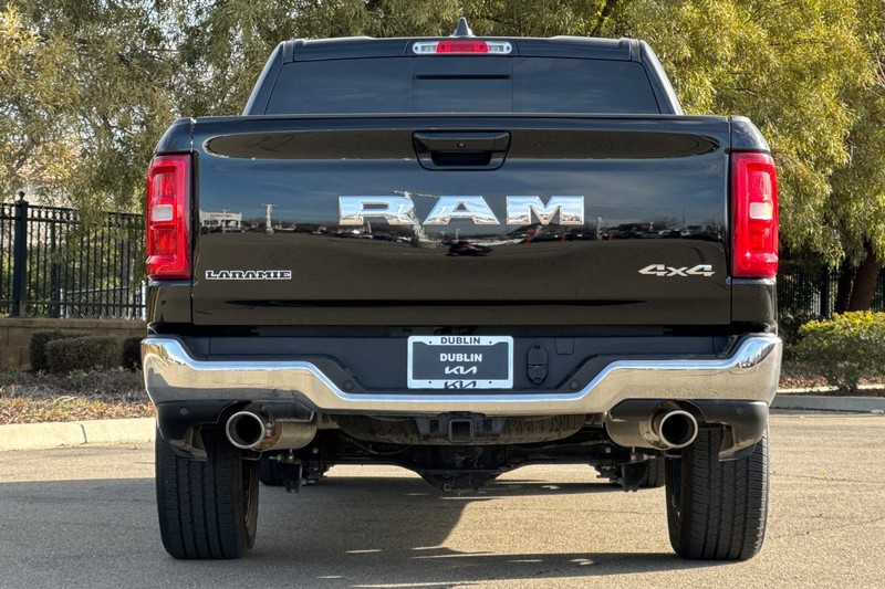 Ram 1500 Vehicle Full-screen Gallery Image 05
