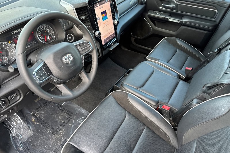 Ram 1500 Vehicle Full-screen Gallery Image 10