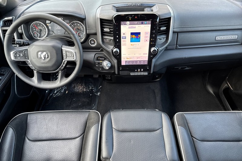 Ram 1500 Vehicle Full-screen Gallery Image 15