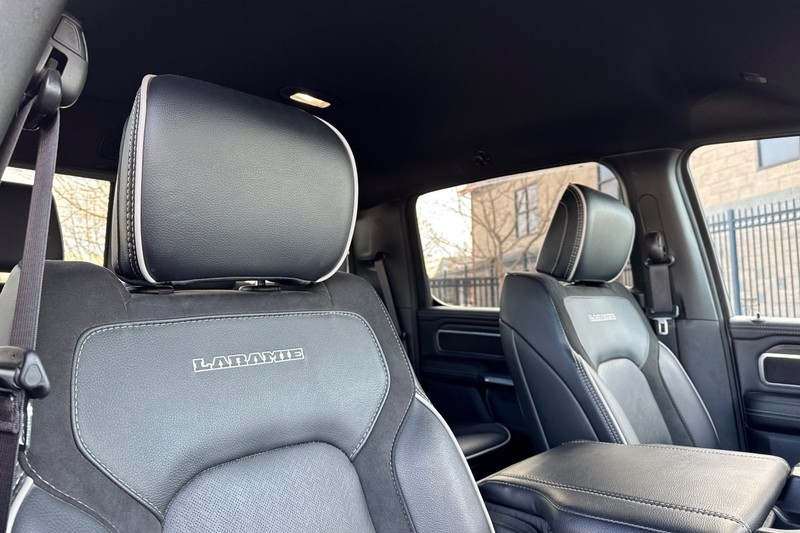 Ram 1500 Vehicle Full-screen Gallery Image 19