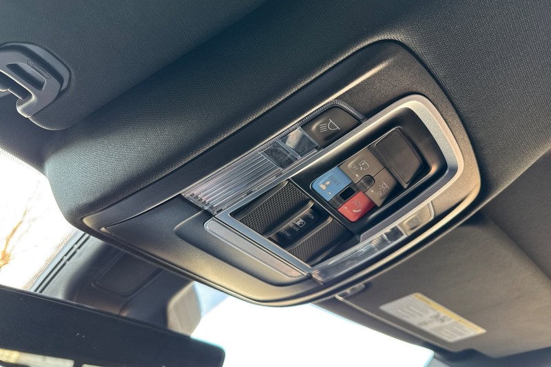 Ram 1500 Vehicle Full-screen Gallery Image 23