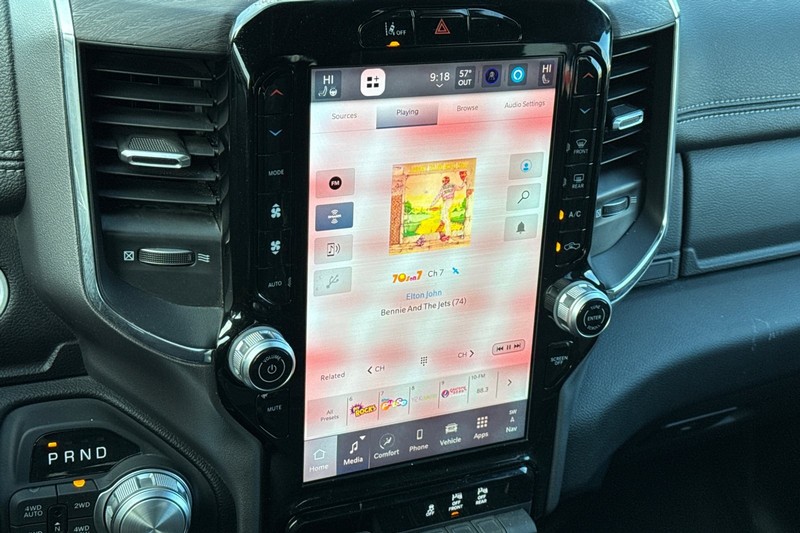 Ram 1500 Vehicle Full-screen Gallery Image 25