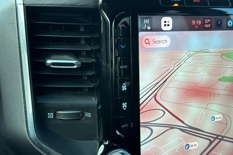 Ram 1500 Vehicle Full-screen Gallery Image 28
