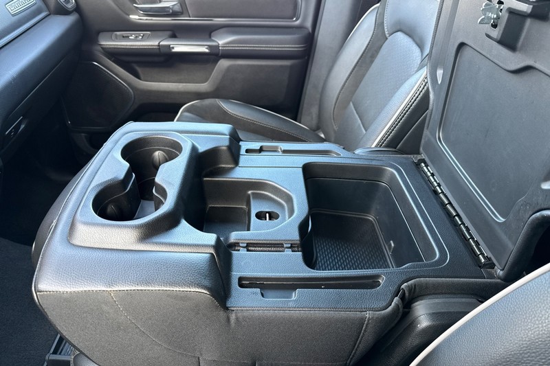 Ram 1500 Vehicle Full-screen Gallery Image 31