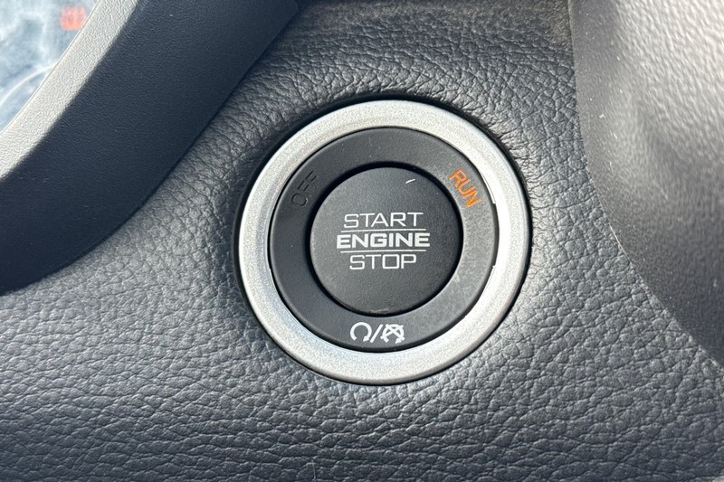 Ram 1500 Vehicle Full-screen Gallery Image 32