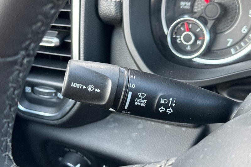 Ram 1500 Vehicle Full-screen Gallery Image 35