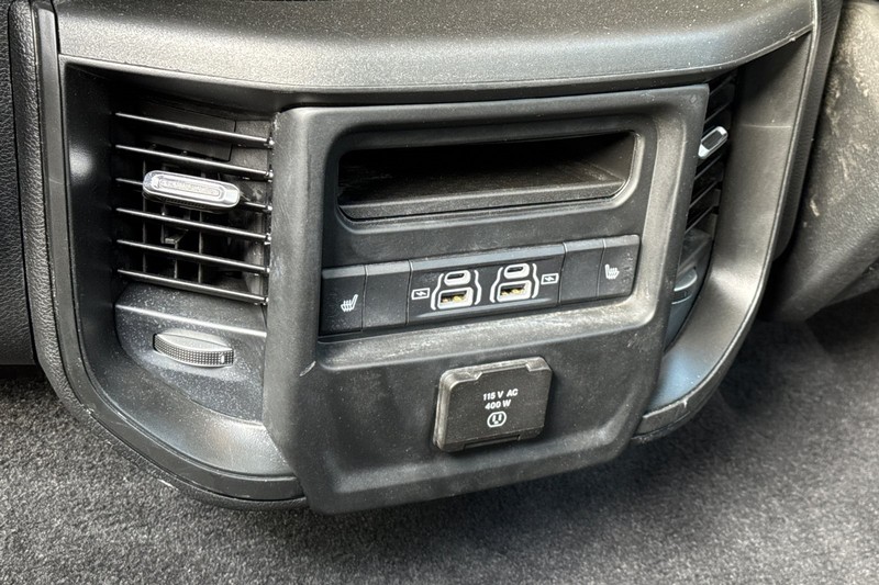 Ram 1500 Vehicle Full-screen Gallery Image 40