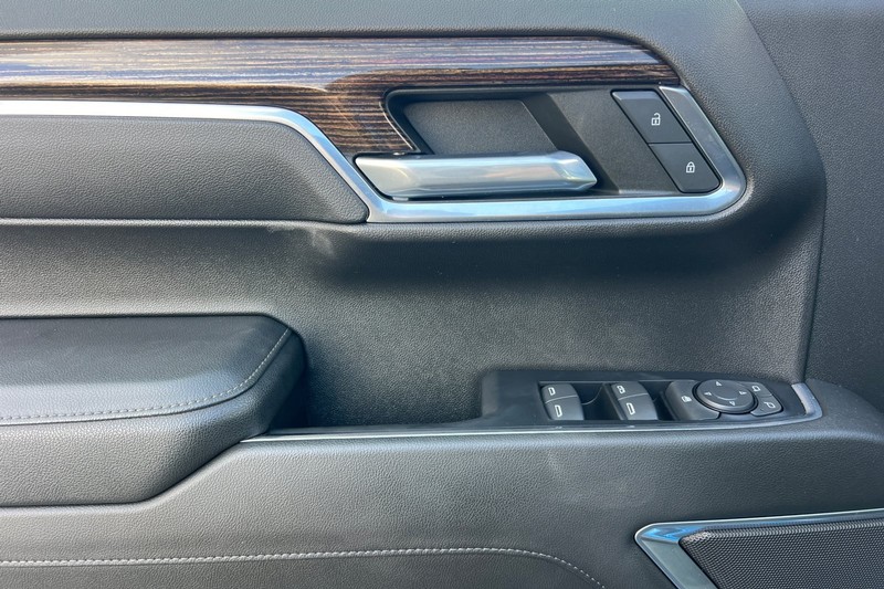GMC Sierra 1500 Vehicle Full-screen Gallery Image 11