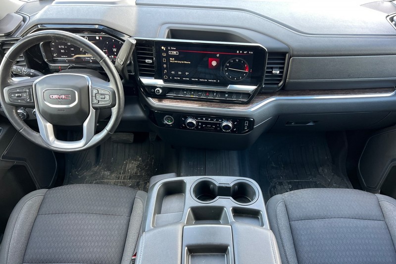 GMC Sierra 1500 Vehicle Full-screen Gallery Image 15