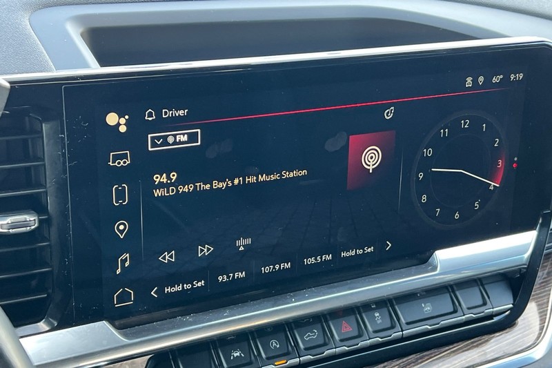 GMC Sierra 1500 Vehicle Full-screen Gallery Image 26