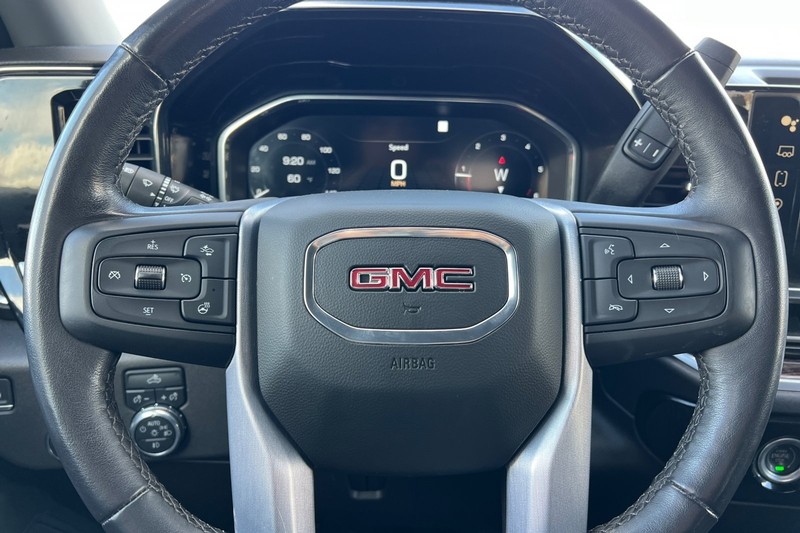 GMC Sierra 1500 Vehicle Full-screen Gallery Image 35