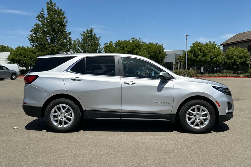 Chevrolet Equinox Vehicle Full-screen Gallery Image 03