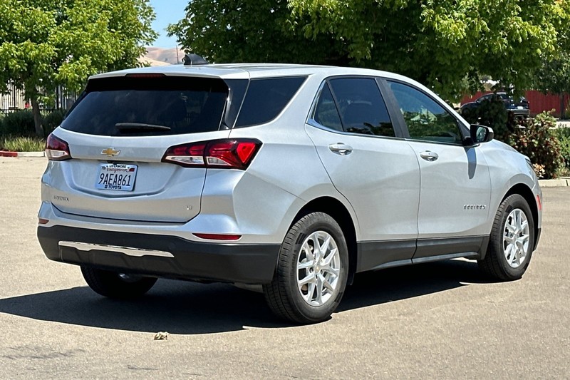 Chevrolet Equinox Vehicle Full-screen Gallery Image 04