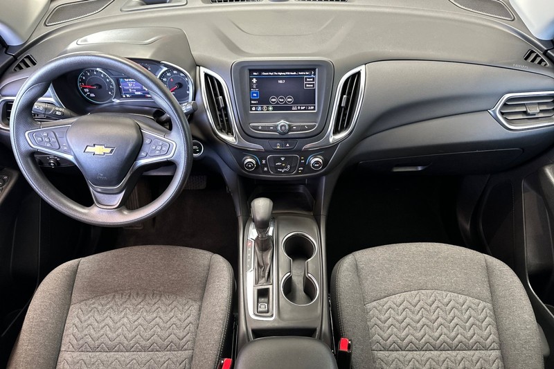 Chevrolet Equinox Vehicle Full-screen Gallery Image 15