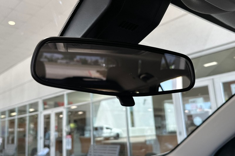 Chevrolet Equinox Vehicle Full-screen Gallery Image 25