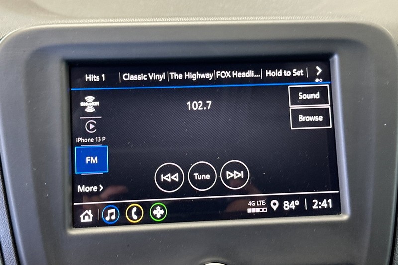 Chevrolet Equinox Vehicle Full-screen Gallery Image 26
