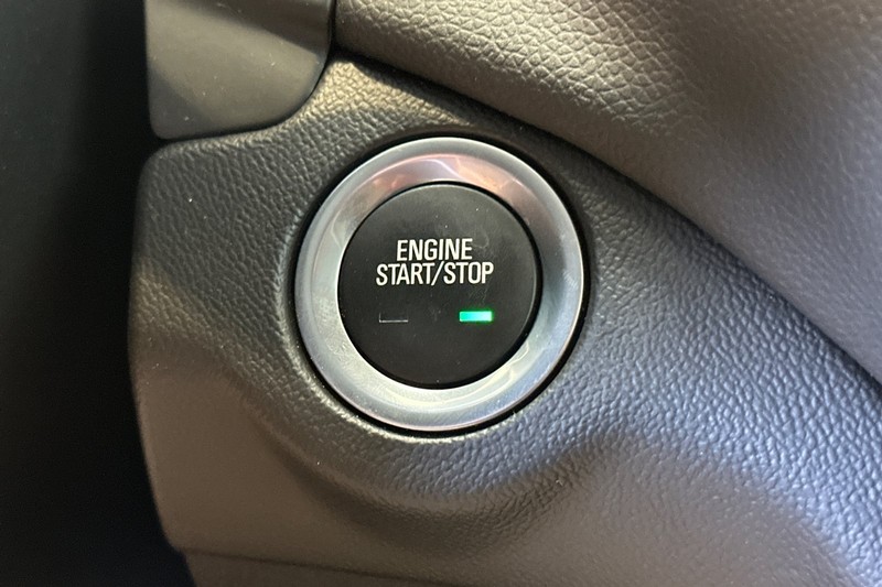 Chevrolet Equinox Vehicle Full-screen Gallery Image 32