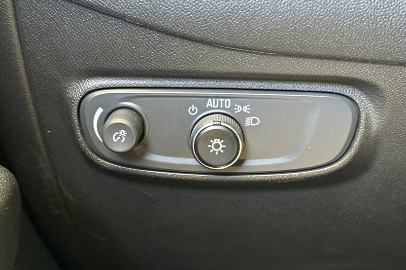 Chevrolet Equinox Vehicle Full-screen Gallery Image 40