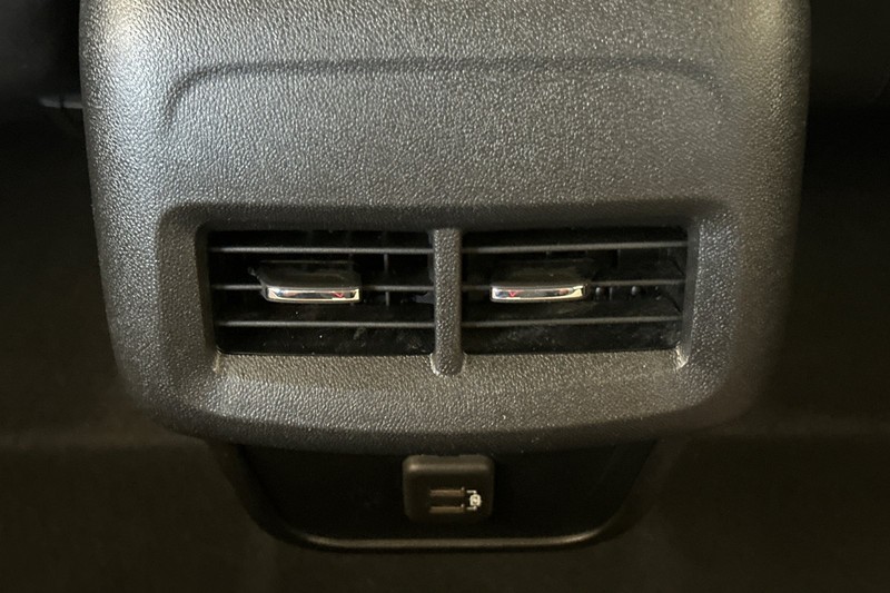 Chevrolet Equinox Vehicle Full-screen Gallery Image 41