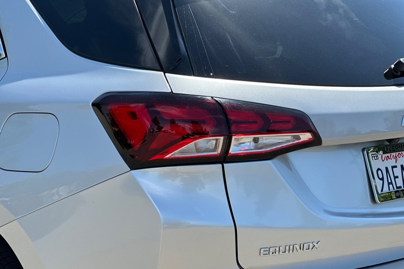 Chevrolet Equinox Vehicle Full-screen Gallery Image 45