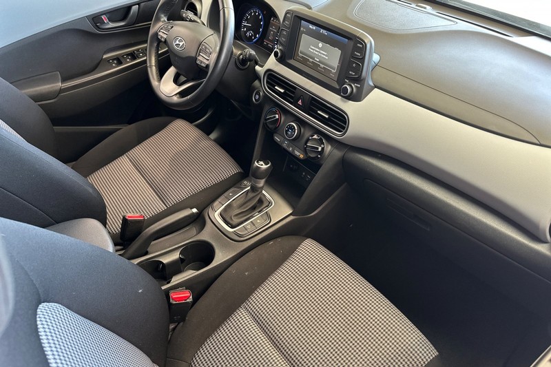 Hyundai Kona Vehicle Full-screen Gallery Image 19