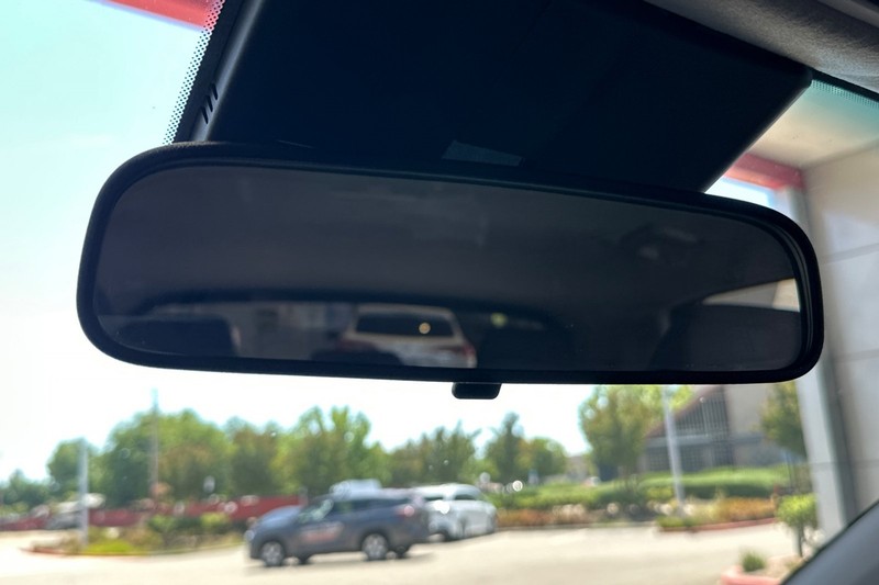 Hyundai Kona Vehicle Full-screen Gallery Image 25