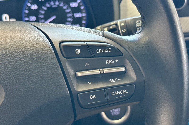 Hyundai Kona Vehicle Full-screen Gallery Image 36