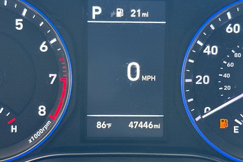 Hyundai Kona Vehicle Full-screen Gallery Image 39