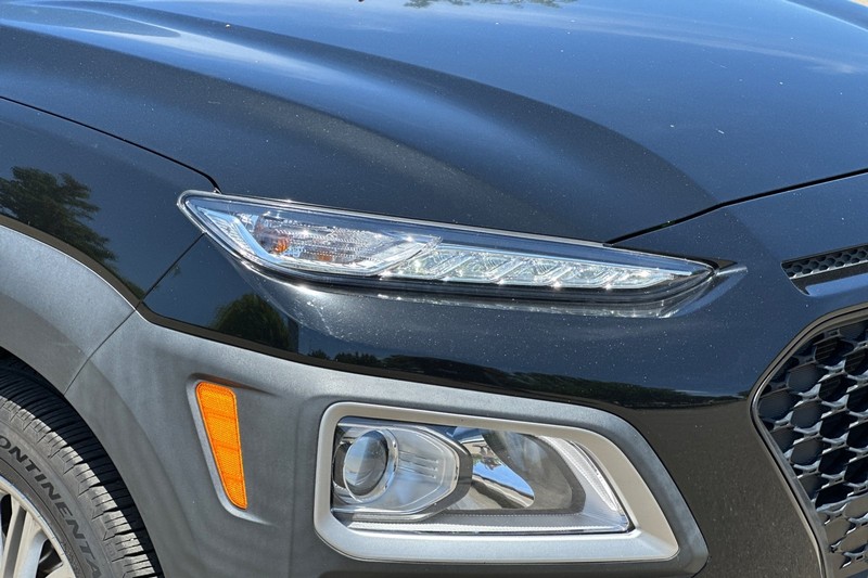 Hyundai Kona Vehicle Full-screen Gallery Image 42