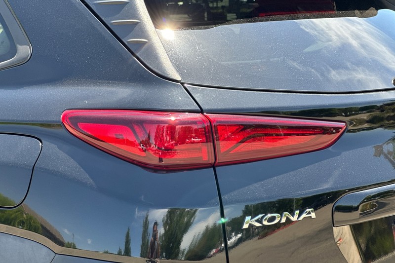 Hyundai Kona Vehicle Full-screen Gallery Image 44