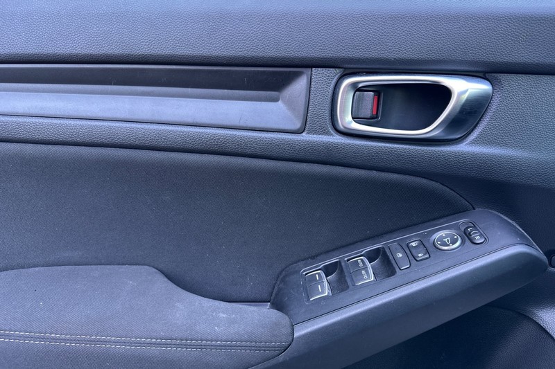 Honda Civic Sedan Vehicle Full-screen Gallery Image 11