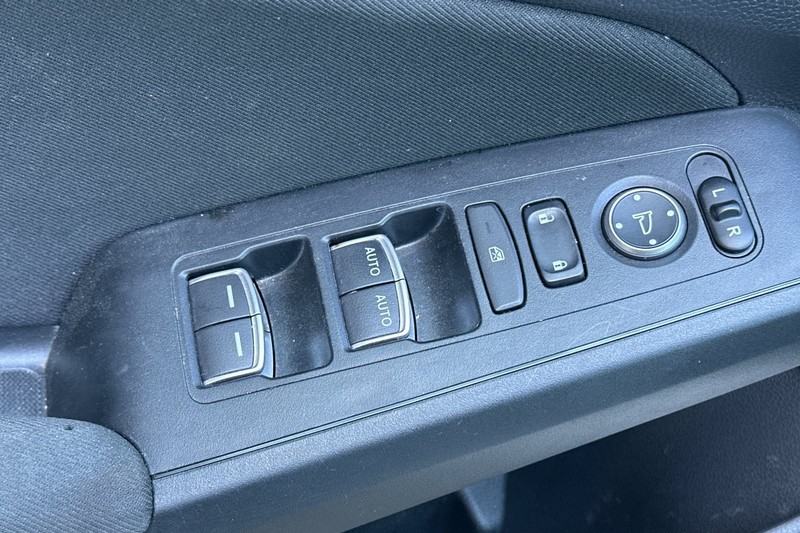 Honda Civic Sedan Vehicle Full-screen Gallery Image 12