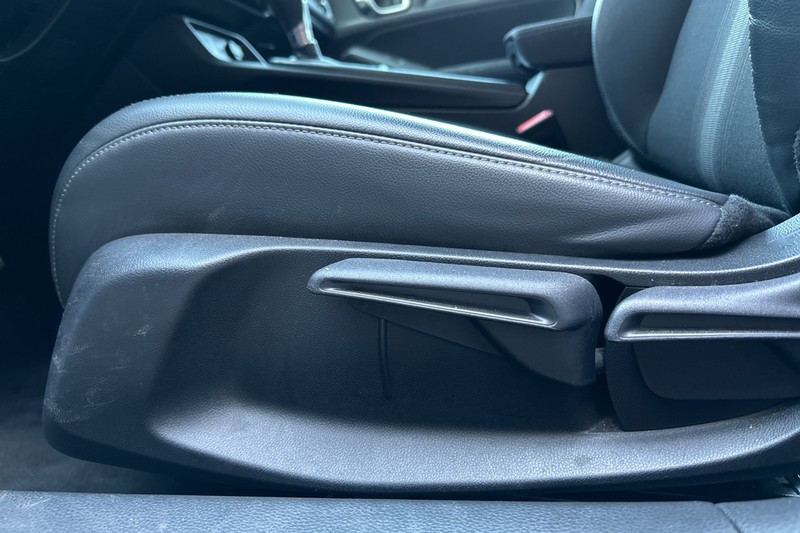 Honda Civic Sedan Vehicle Full-screen Gallery Image 13