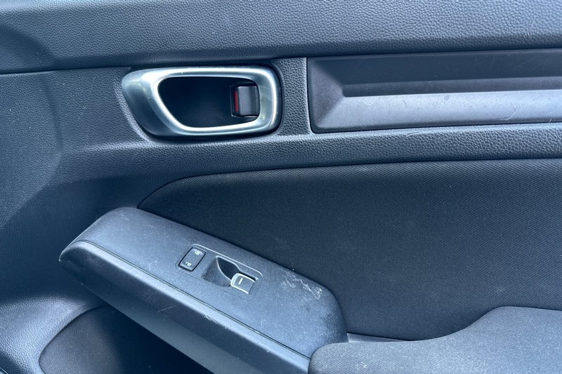 Honda Civic Sedan Vehicle Full-screen Gallery Image 20